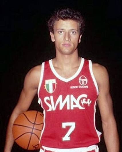 Blasi con la maglia della Simac Milano nella stagione 1985/86